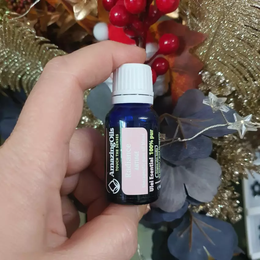 RADIANCE- Amestec de uleiuri esentiale 100% pure -ANTIAGE - 15ml