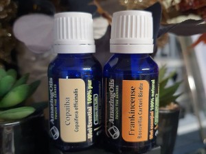 Explorând Puterea Vindecătoare a Uleiurilor Esențiale: Tamaia vs. Copaiba