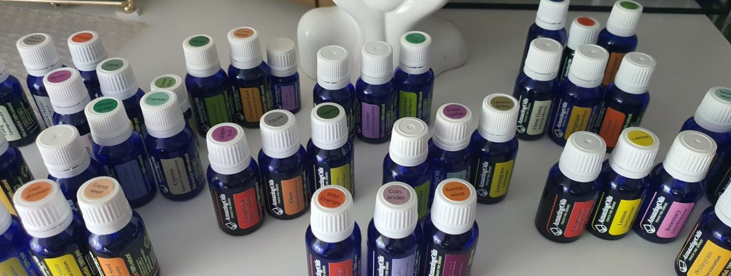 Armonia între Trup, Minte și Suflet prin Amestecuri de Uleiuri Esențiale