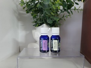 Ulei Esențial de Lavandă vs. Ulei Esențial de Ylang-Ylang: Beneficii, Utilizări și Compoziție Chimică