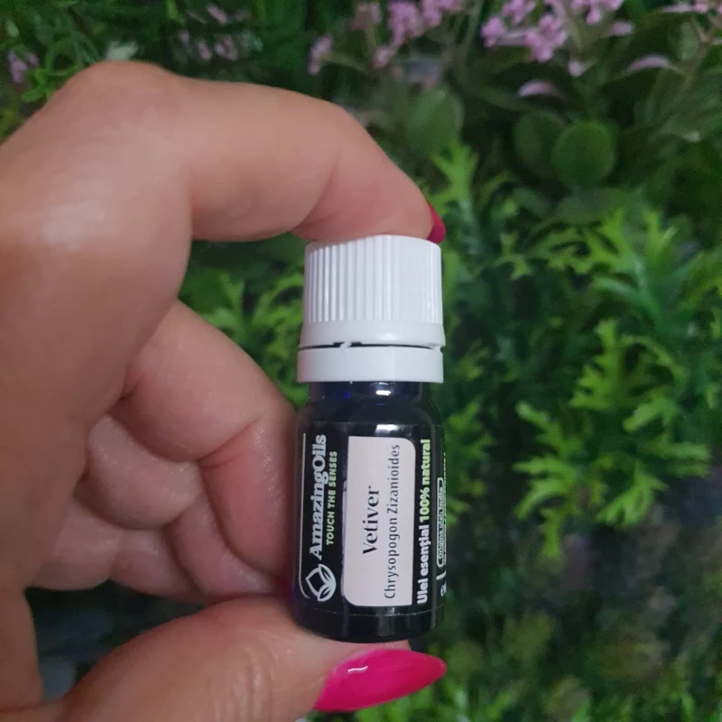 VETIVER - Ulei esential 100% pur - VETIVER OIL (Chrysopogon zizanioides) 5 ml 